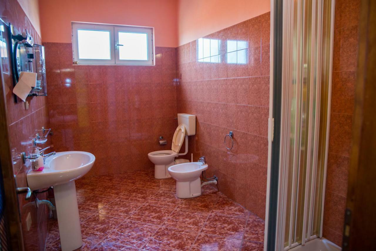 Our Way Guest House & Hostel Shkodër Dış mekan fotoğraf